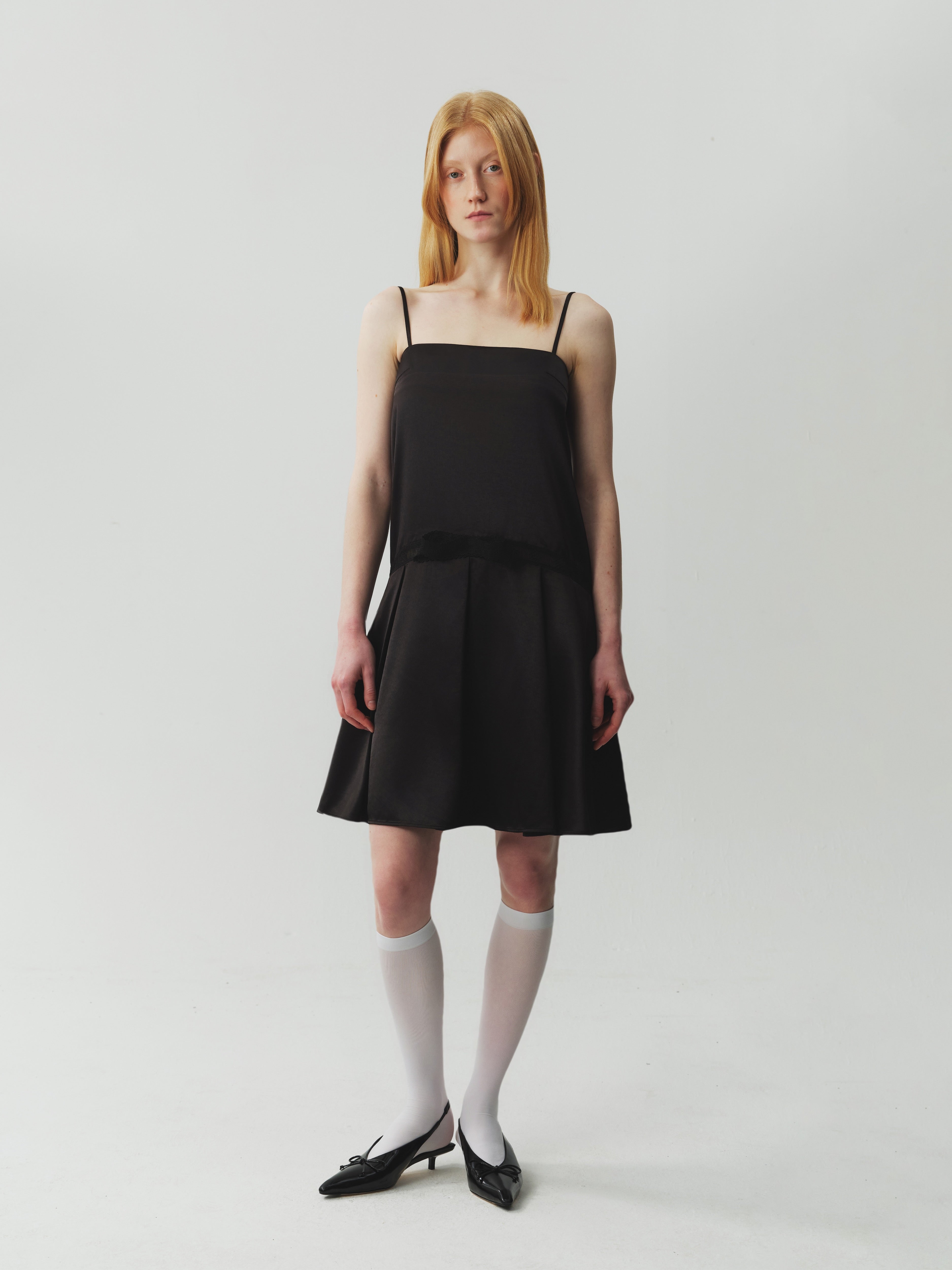 Acetate Combined Lace Dress with Cut-Out Detail
