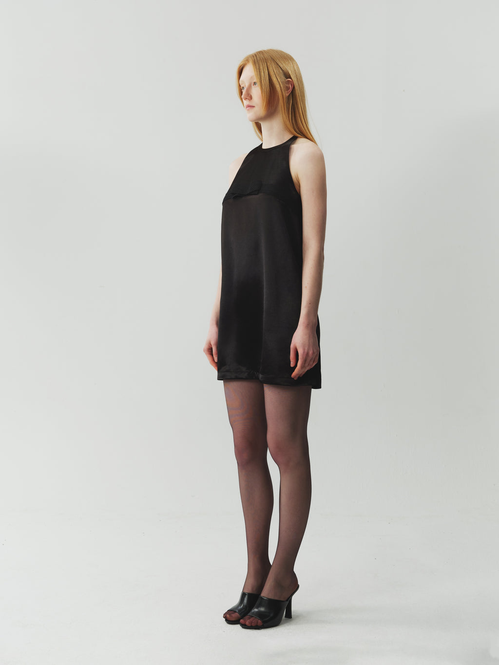 Acetate Combined Lace Sleeveless Dress with Cut-Out Detai